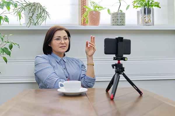 Use video marketing for advisers